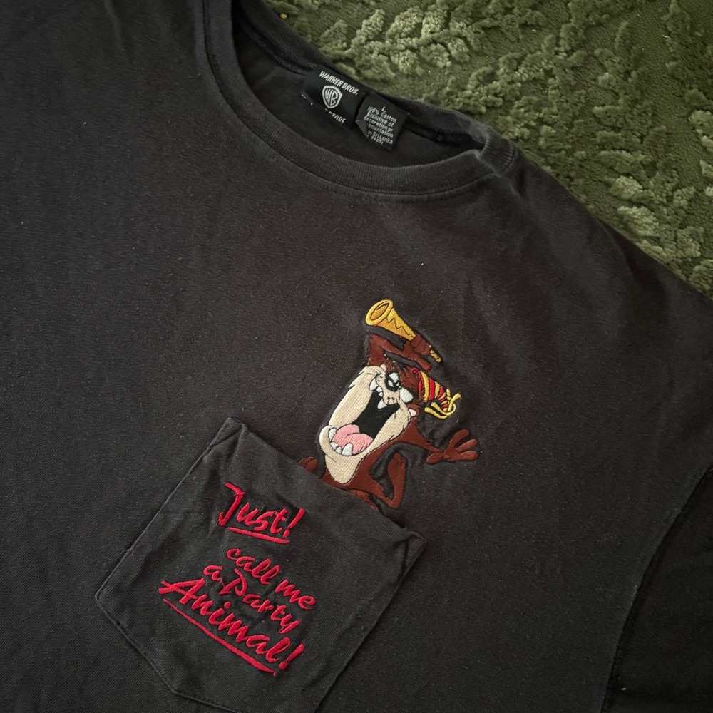 Vintage Warner Bros Tasmanian Devil Party Animal Pocket T-Shirt Black Large - Picture 2 of 3